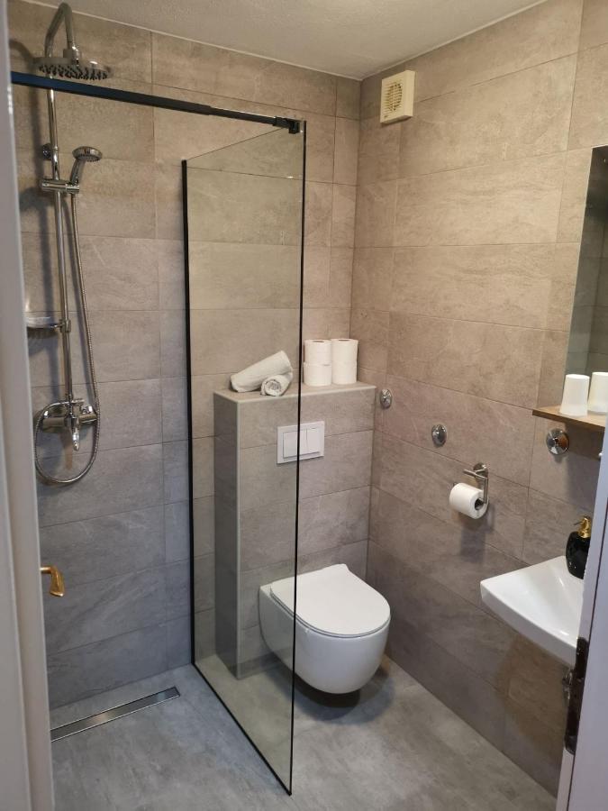 Marinovi Dvori Apartment Slatine Exterior photo